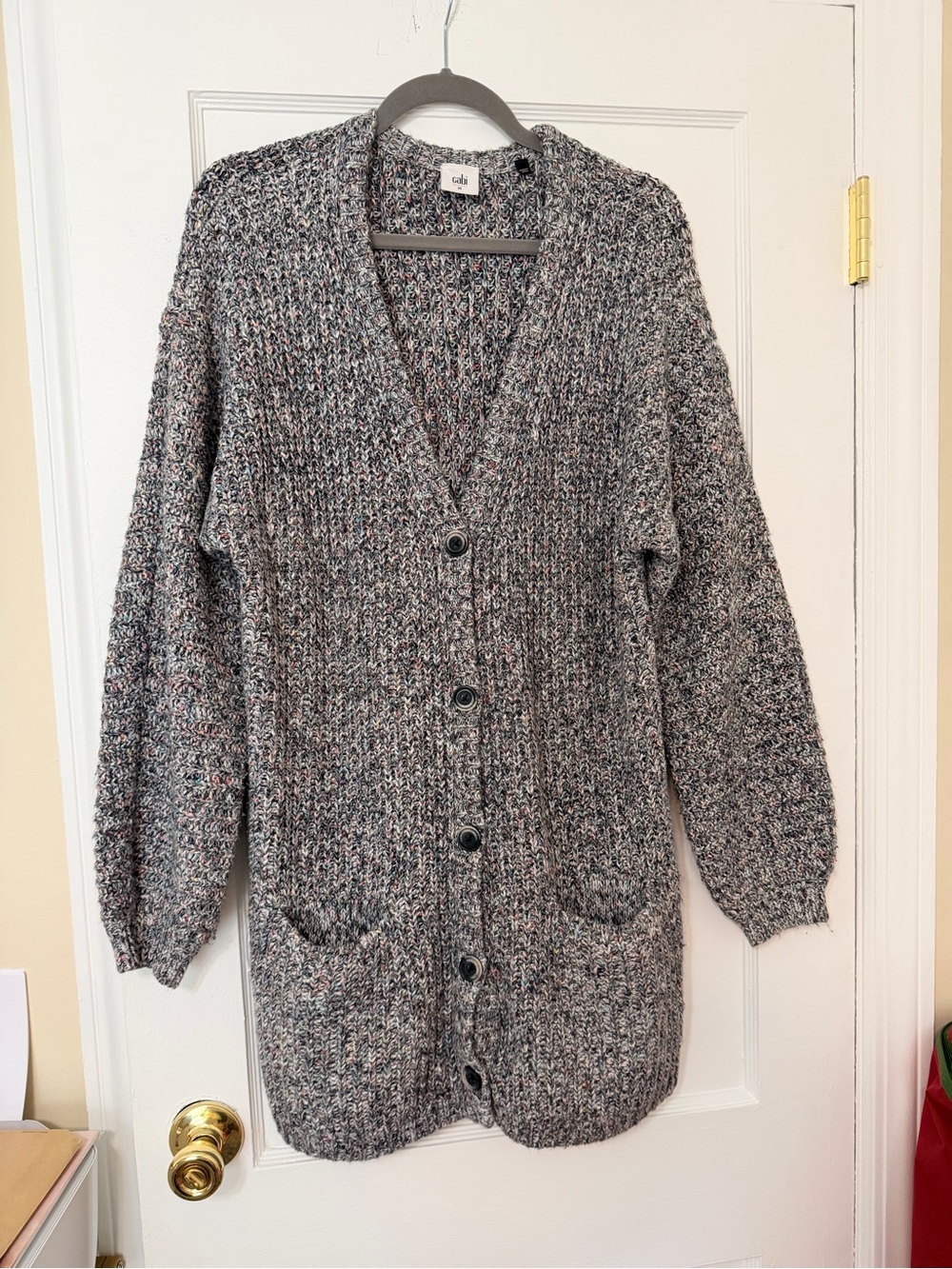 Cabi Heathered Gray Button-Front Knit Cardigan with Pockets